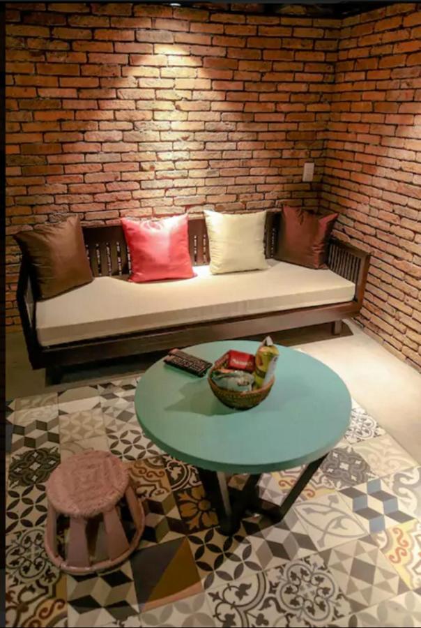 Stay&Chill - S.1: Ancient Studio Nearby Bui Vien Ho Chi Minh City Exterior photo